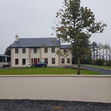 The Farmhouse Accomodation Claremorris Eksteriør billede